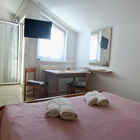 Studio Apartman Olivera Ровин Екстериор снимка